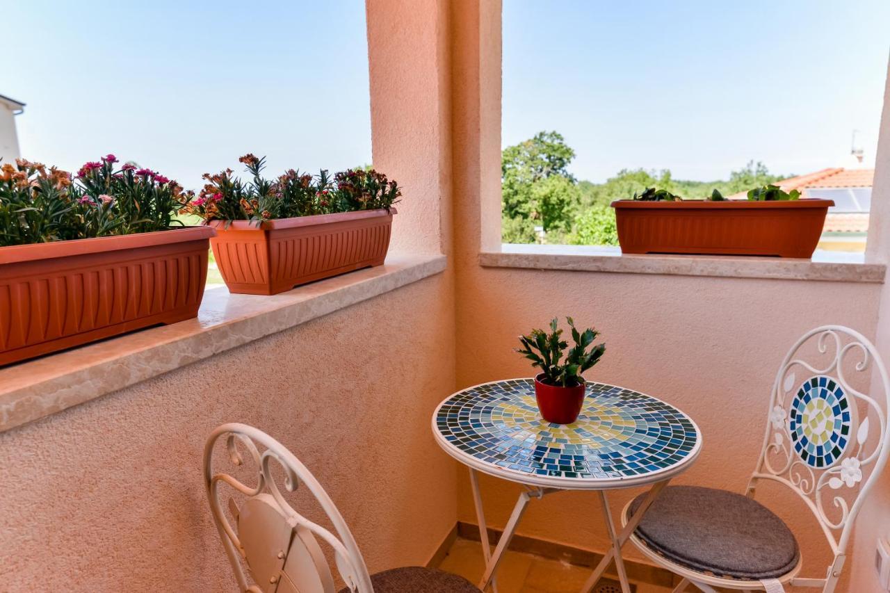 Villa Luciana, Buje Exterior foto